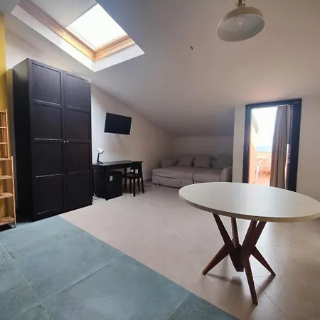 Bed & Breakfast La Scivola Aci Castello